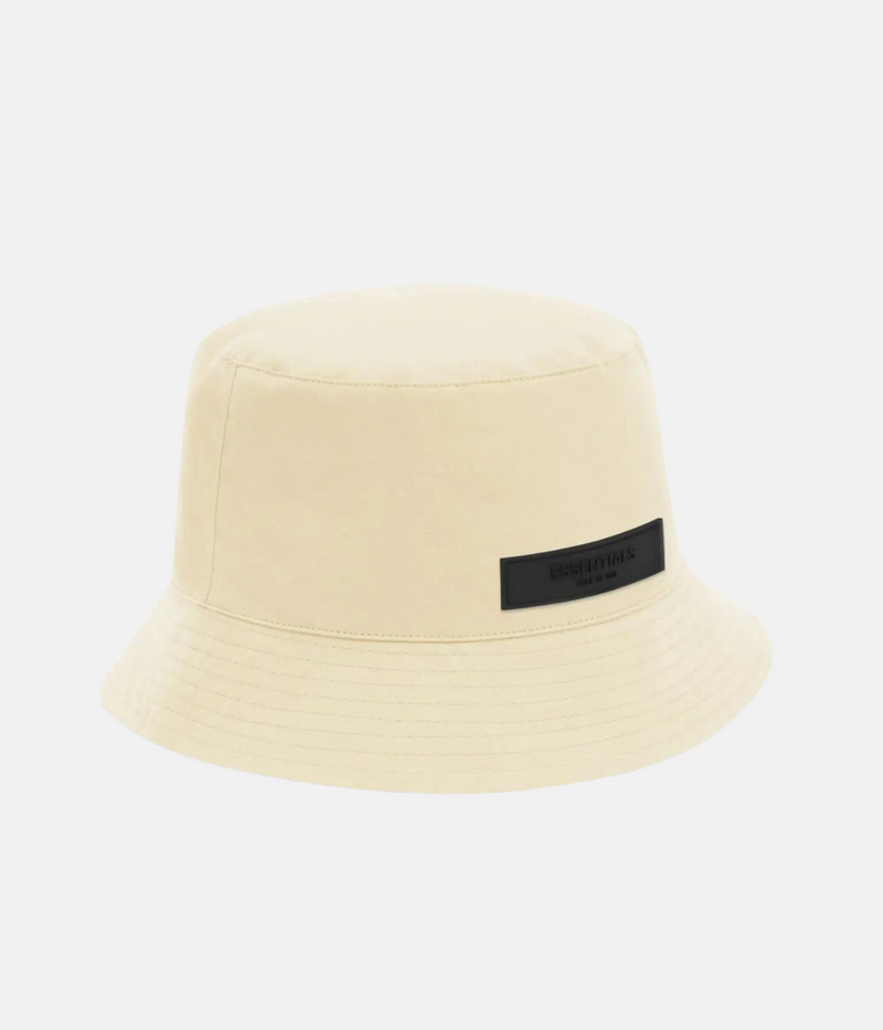 ESSENTIALS BUCKET HAT