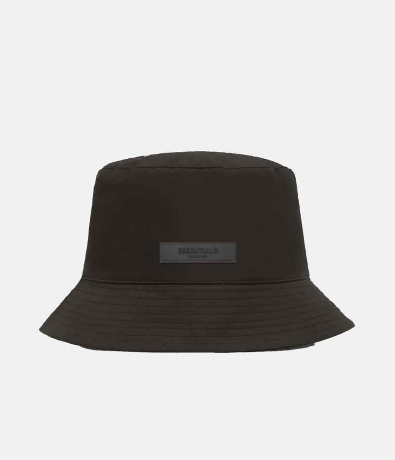 ESSENTIALS BUCKET HAT